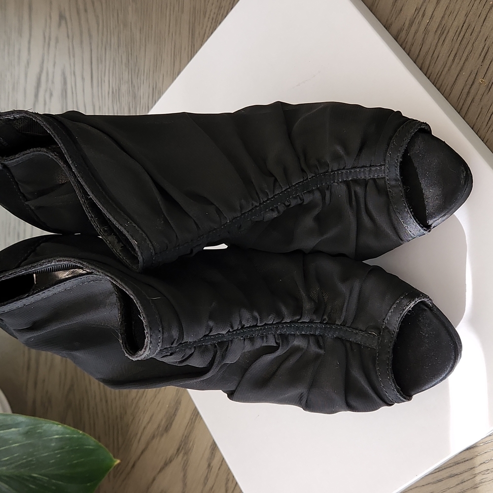 Black sheer shoes